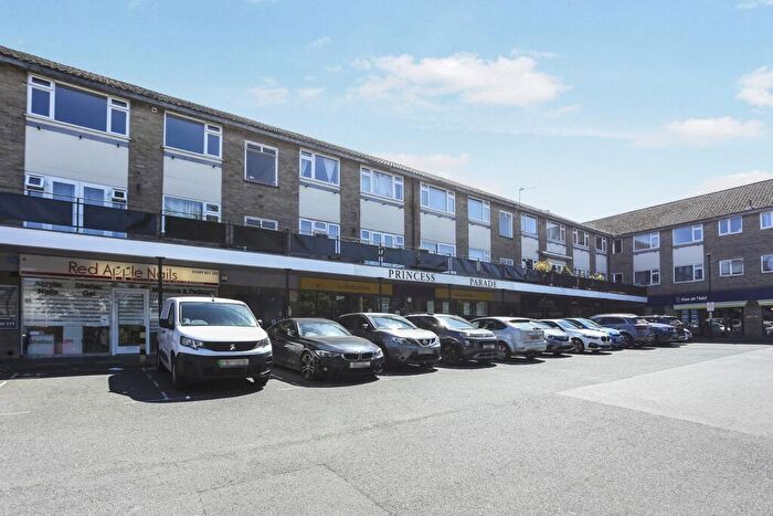 2 Bedroom Flat To Rent In Crofton Road Princess Parade, BR6