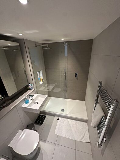 2 Bedroom Flat For Sale In Daneland Walk, London, N17