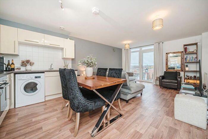 2 Bedroom Flat For Sale In Brownell Place, Hanwell, W7