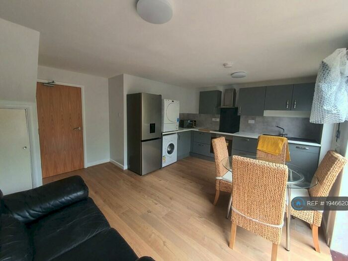 4 Bedroom Terraced House To Rent In Clyde Gardens, Bath, BA2