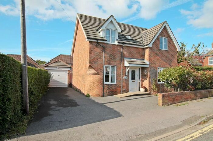 2 Bedroom Detached House To Rent In Locks Road, Locks Heath, Southampton, SO31