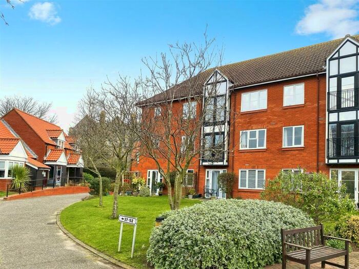 2 Bedroom Apartment To Rent In Ashdown Court, Cromer, NR27