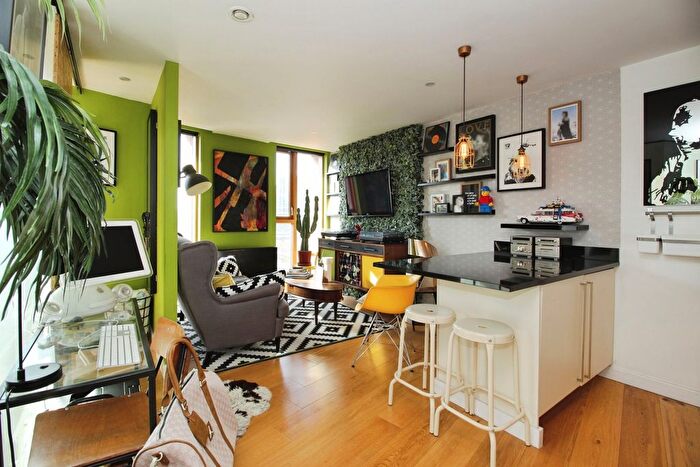 1 Bedroom Flat For Sale In Wharf Approach, Leeds, West Yorkshire, LS1