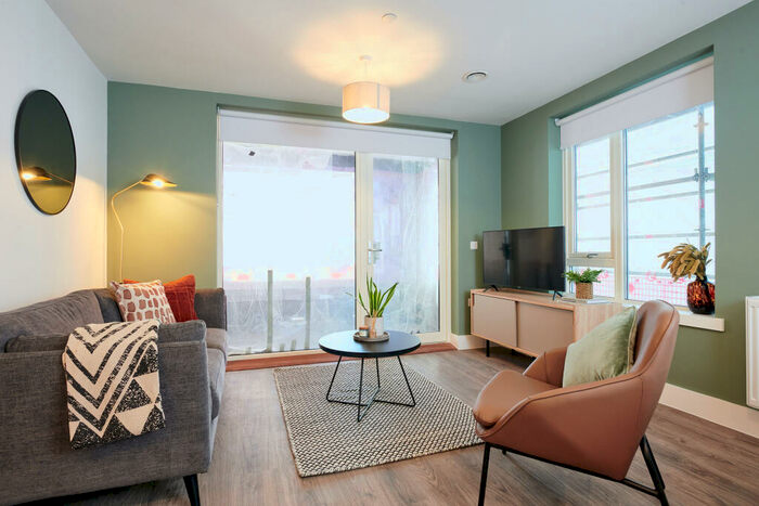 2 Bedroom Apartment To Rent In Fortunes Dock, Canning Town London, E16