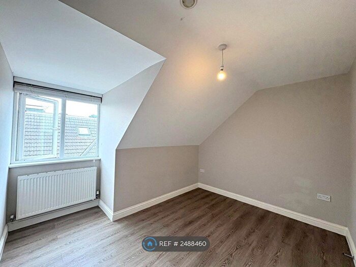 2 Bedroom Flat To Rent In Maxwell Court, Bournemouth, BH11