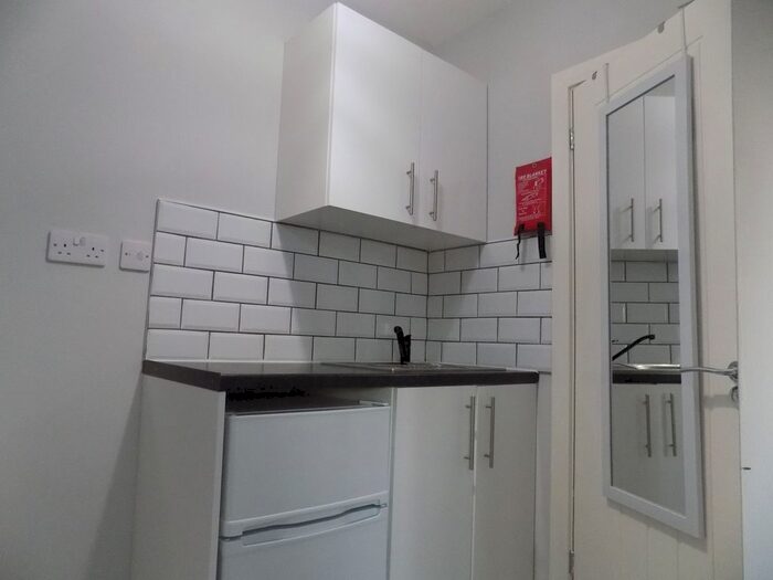 1 Bedroom End Of Terrace House To Rent In Ashburnham Road, Luton, Bedfordshire, LU1