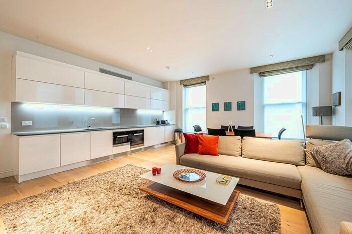 2 Bedroom Flat For Sale In Seymour Street, Marylebone, London, W1H