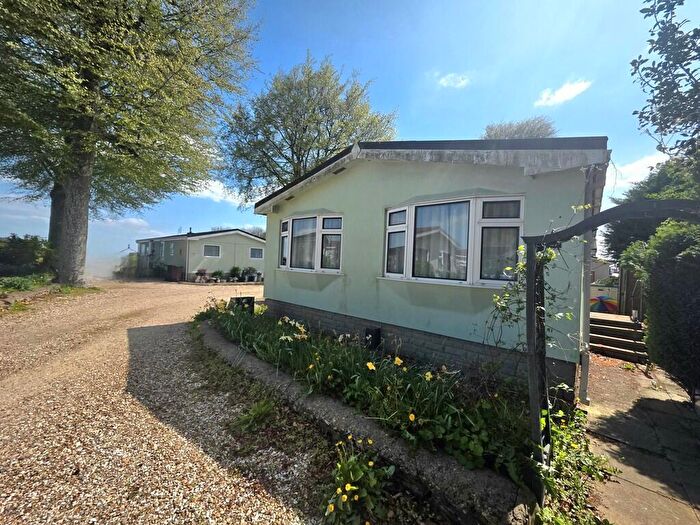 2 Bedroom Park Home For Sale In Hampton Fields, Minchinhampton, GL6