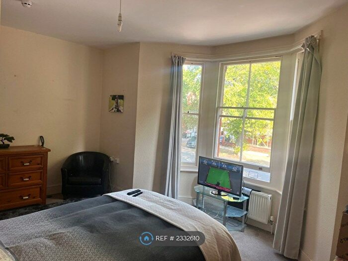 Studio To Rent In De Parys Avenue, Bedford, MK40