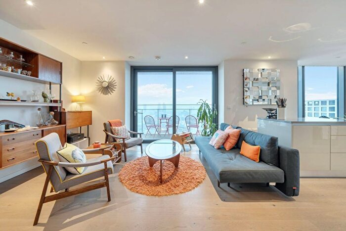 3 Bedroom Flat For Sale In St Gabriel Walk, Elephant And Castle, London, SE1
