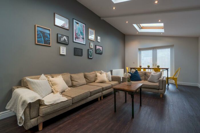 7 Bedroom Terraced House To Rent In Minny Street, Cardiff, CF24