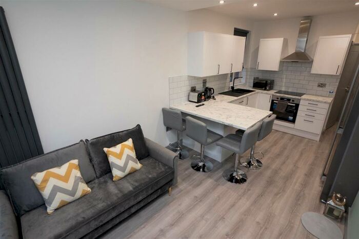 6 Bedroom House To Rent In Stepping Lane, Derby, DE1