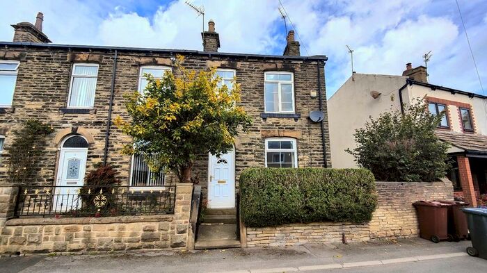 2 Bedroom Terraced House To Rent In Old Lane, Drighlington, Bradford, West Yorkshire, Uk, BD11