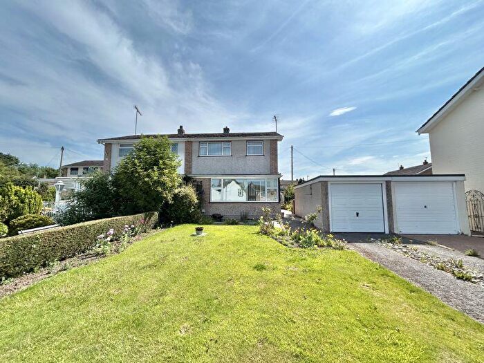 3 Bedroom Semi-Detached House For Sale In Narrow Lane, Llandudno Junction, LL31