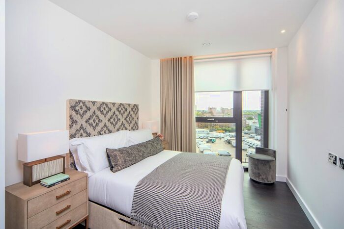 2 Bedroom Flat To Rent In Charles Clowes Walk, London, SW11