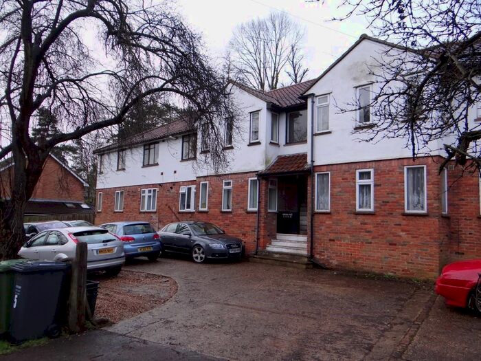 2 Bedroom Flat To Rent In Stanstead Place, Station Road, Amersham, HP7