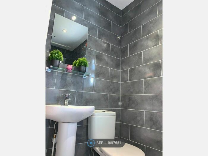 7 Bedroom End Of Terrace House To Rent In Ramilies Road, Liverpool, L18