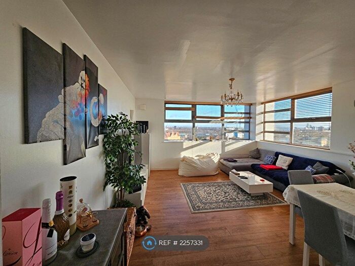 2 Bedroom Flat To Rent In The Lumiere Building, London, E7