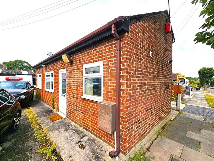1 Bedroom Bungalow To Rent In London Road, Leigh On Sea, Leigh On Sea, Essex., SS9