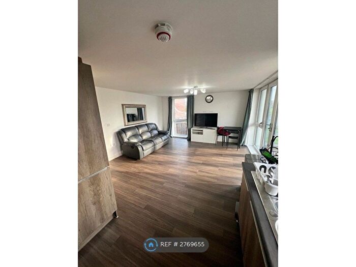 2 Bedroom Flat To Rent In Oakgrove, Oakgrove, Milton Keynes, MK10