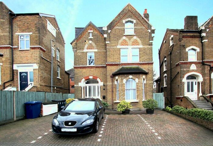 3 Bedroom Flat To Rent In Leamington Park, London, W3