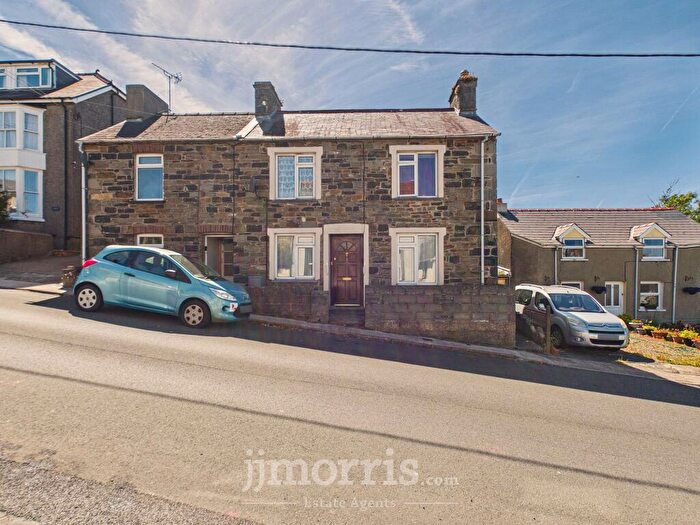 3 Bedroom Semi-Detached House For Sale In Wallis Street, Fishguard, Pembrokeshire, SA65