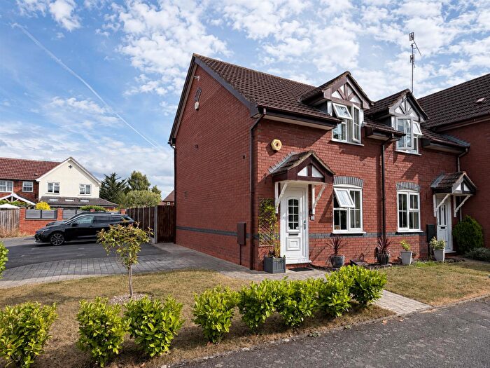 2 Bedroom End Of Terrace House For Sale In Wavytree Close, Warwick, CV34