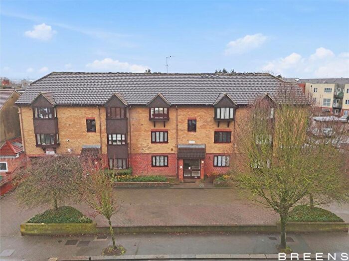 1 Bedroom Flat For Sale In Cantrell Lodge, Hertford Road, Enfield, EN3