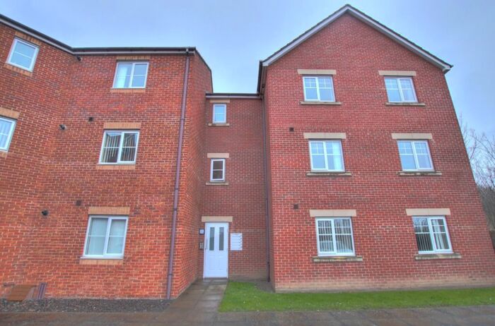 2 Bedroom Flat To Rent In Haydon Drive, Willington Quay, Wallsend, NE28