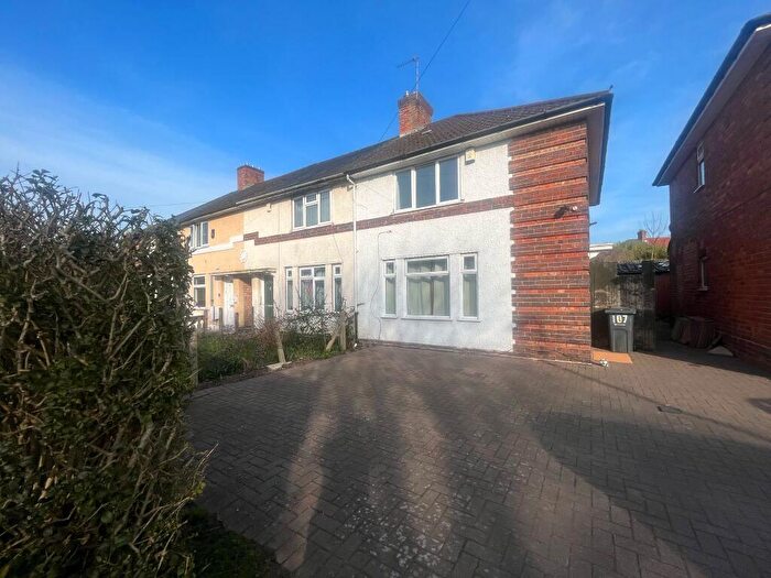 3 Bedroom Semi-Detached House To Rent In Gospel Farm Road, Birmingham, B27