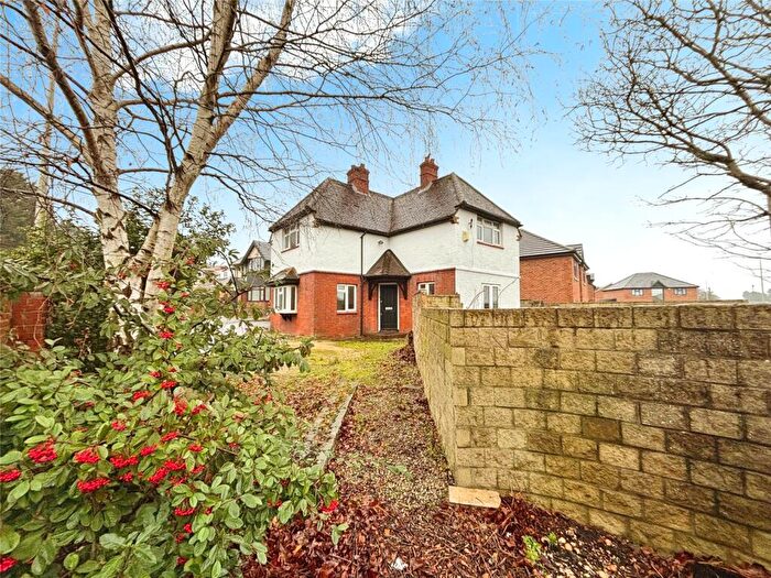 3 Bedroom Detached House For Sale In Langley Hill, Calcot, Reading, RG31
