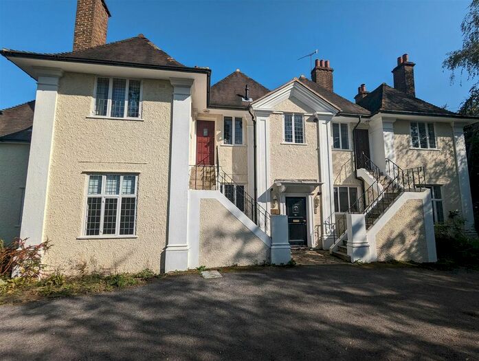 2 Bedroom Flat To Rent In Frant Road, Tunbridge Wells, TN2