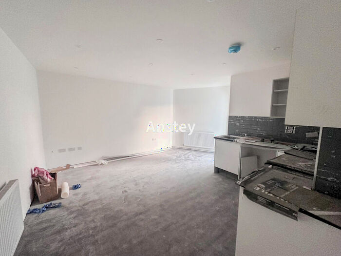 3 Bedroom Flat To Rent In Portswood Road, Southampton, SO17