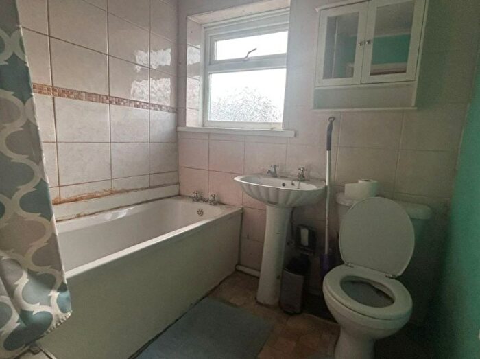 3 Bedroom End Of Terrace House For Sale In Kings Mead, Pontefract, WF8