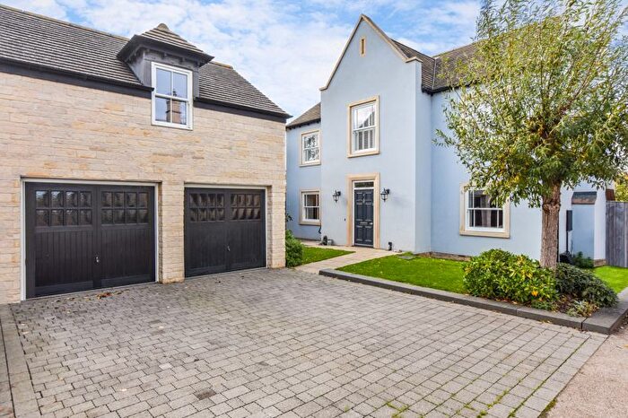 4 Bedroom Detached House For Sale In Hereward Place, Stamford, PE9