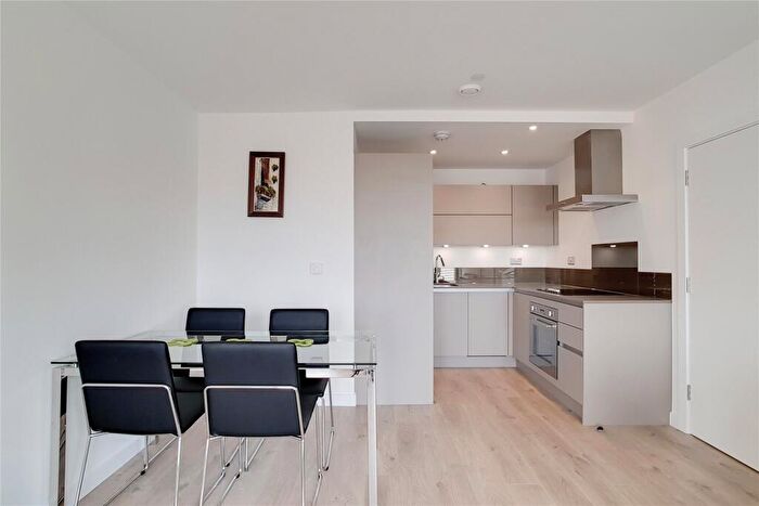 1 Bedroom Flat To Rent In Great Eastern Road Stratford, E15