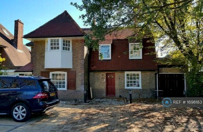 2 Bedroom Flat To Rent In Shortlands Road, Bromley, BR2
