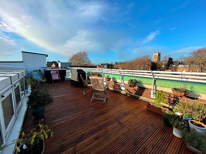 2 Bedroom Flat To Rent In The Lab Building, Rosebery Avenue, London, EC1R