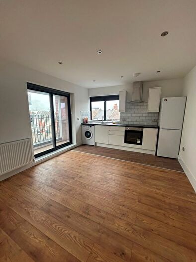 2 Bedroom Flat To Rent In Sutherland Road, Walthamstow, E17