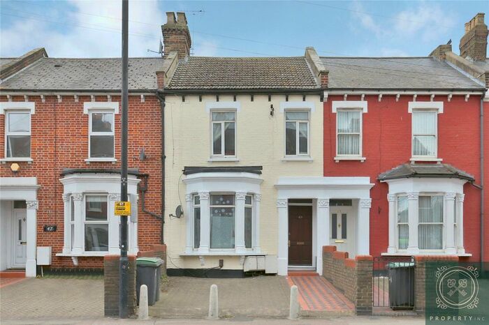 2 Bedroom Flat To Rent In Hornsey Park Road, London, N8
