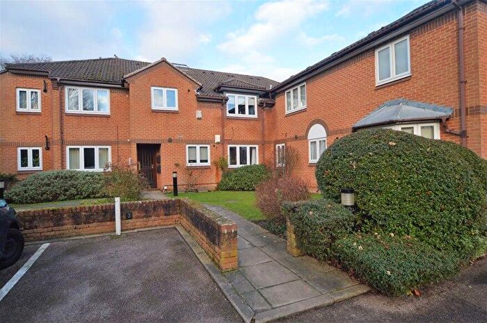 2 Bedroom Flat To Rent In Woodstock Road North, St Albans, AL1