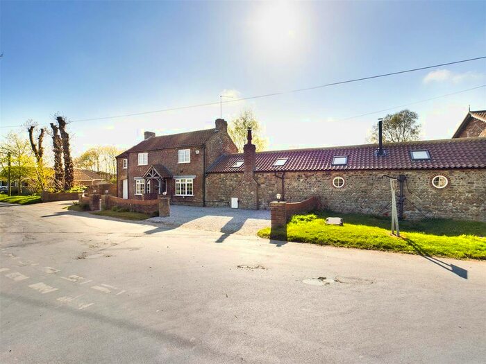 5 Bedroom Cottage For Sale In Main Street, Fraisthorpe, Bridlington, YO15