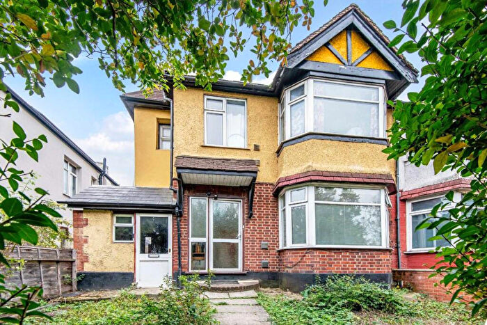 6 Bedroom Semi Detached House For Sale In Waverley Gardens, London, NW10