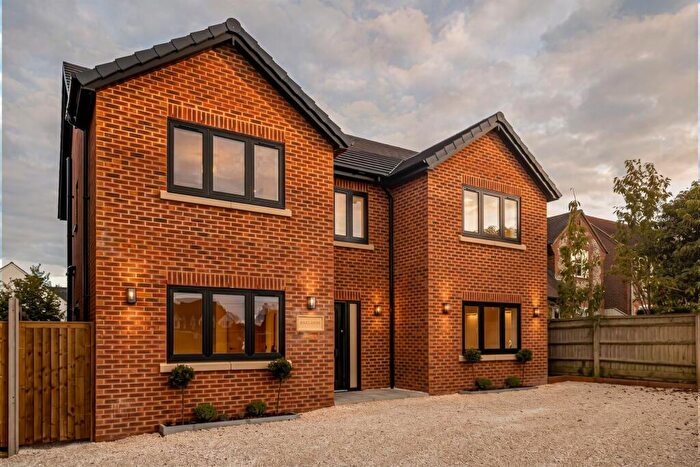 4 Bedroom Detached House For Sale In The Common, Winchmore Hill, HP7