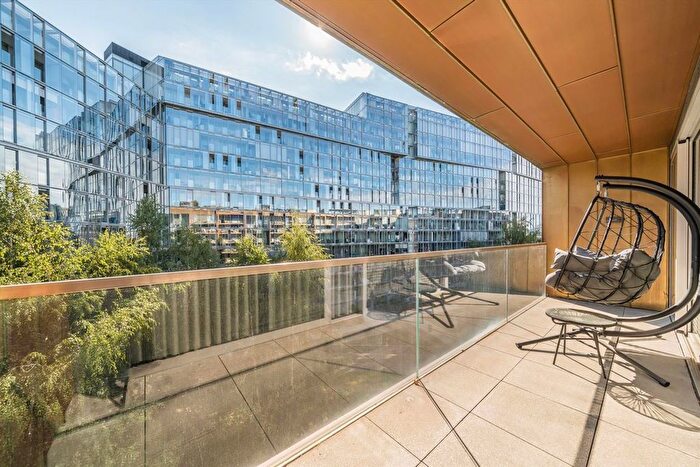 2 Bedroom Flat To Rent In Aurora Gardens, Battersea, SW11