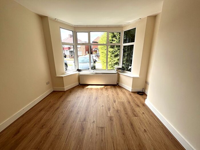 3 Bedroom Semi-detached House To Rent In Avenue Crescent, Cranford, TW5