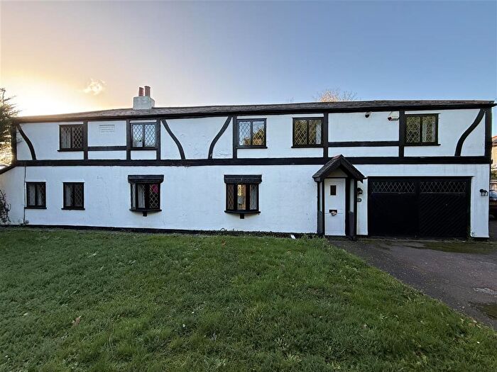 4 Bedroom Detached House For Sale In Swallow Street, Iver, SL0