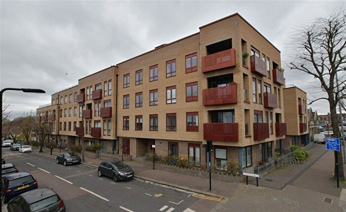 2 Bedroom Flat For Sale In Tallack Road, Leyton, E10