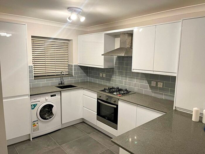 2 Bedroom Flat To Rent In Dundee Road, London, E13