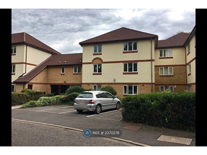 2 Bedroom Flat To Rent In Friends Avenue, Waltham Cross, EN8